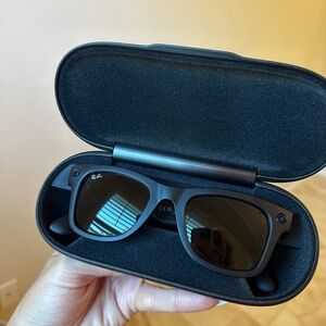 Ray-Ban Black Sunglasses